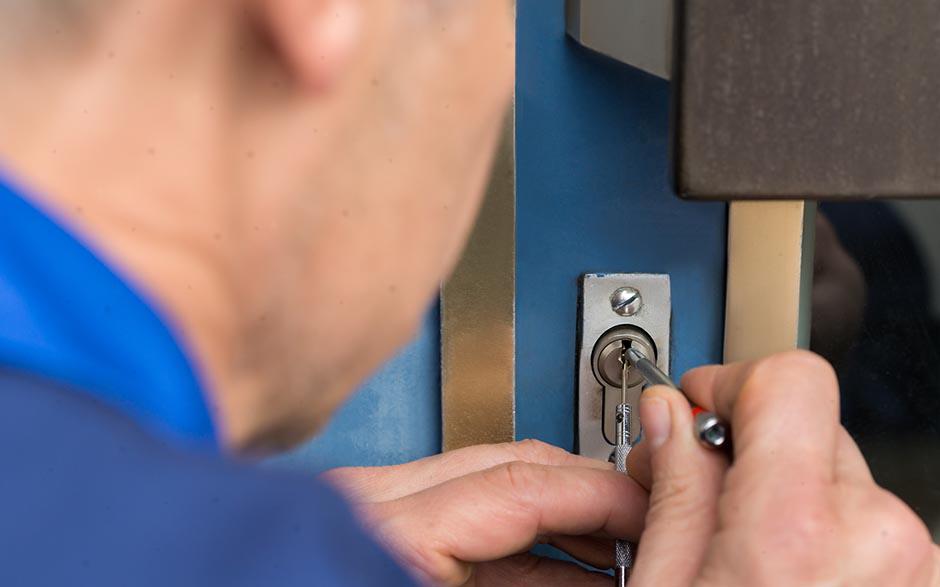 ouvrir une porte sans clé Chambourcy